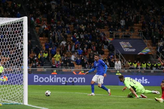 Milan, Italy, 5th October 2021. Lorenzo Pellegrini of Italy scores to reduce the arrears to 2-1 during the UEFA Nations League match at Giuseppe Meazza, Milan. Picture credit should read: Jonathan Moscrop Sportimage EDITORIAL USE ONLY. No use with unauthorised audio, video, data, fixture lists, club league logos or live services. Online in-match use limited to 120 images, no video emulation. No use in betting, games or single club league player publications. SPI-1229-0030