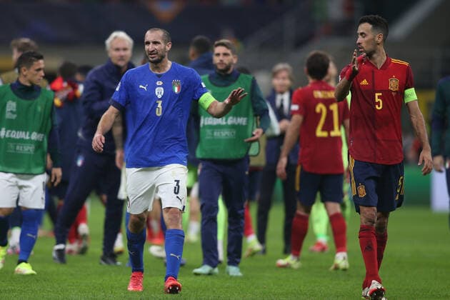 Milan, Italy - 06.10.2021: GIORGIO CHIELLINI (ITALY), BUSQUETS (SPAIN) at end of the Finals Uefa Nations League football match Italy vs Spain at San Siro Stadium in Milan on october 06th 2021.  Copyright: xMarcoxIacobuccix xIPAx xMarcoxIacobuccix 0