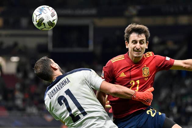 Gianluigi Donnarumma of Italy and Mikel Oyarzabal of Spain during the Uefa Nations League semi-final football match between Italy and Spain at San Siro stadium in Milano (Italy), October 6th, 2021. Photo Andrea Staccioli Insidefoto andreaxstaccioli