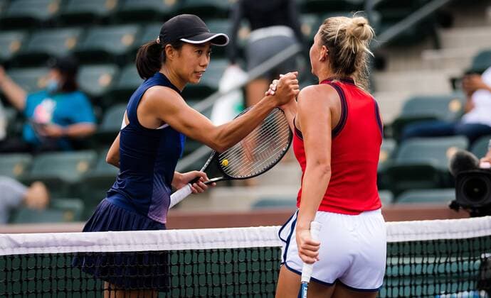 Sport Bilder des Tages Mandatory Credit: Photo by Rob Prange Shutterstock (12524558bl) Shuai Zhang of China in action during the first round of the 2021 BNP Paribas Open WTA, Tennis Damen 1000 tennis tournament BNP Paribas Open, Tennis, Day 1, Indian Wells Tennis Garden, California, USA - 06 Oct 2021 BNP Paribas Open, Tennis, Day 1, Indian Wells Tennis Garden, California, USA - 06 Oct 2021 Copyright: xRobxPrange Shutterstockx 12524558bl