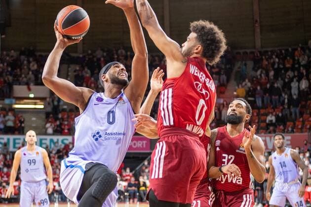 Brandon Davis 0 FC Barcelona , Nick Weiler Babb 0 FC Bayern , FC Bayern Basketball vs FC Barcelona, EuroLeague, 07 10 2021 Muenchen Bayern Germany Copyright: xkolbert-press UlrichxGamelx