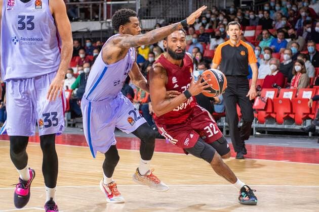 Cory Higgins 22 FC Barcelona , Darrun Hilliard 32 FC Bayern , FC Bayern Basketball vs FC Barcelona, EuroLeague, 07 10 2021 Muenchen Bayern Germany Copyright: xkolbert-press UlrichxGamelx