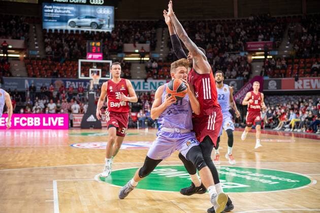 Rokas Jokubaitis 31 FC Barcelona , Thomas Deshaun 1 FC Bayern , FC Bayern Basketball vs FC Barcelona, EuroLeague, 07 10 2021 Muenchen Bayern Germany Copyright: xkolbert-press UlrichxGamelx