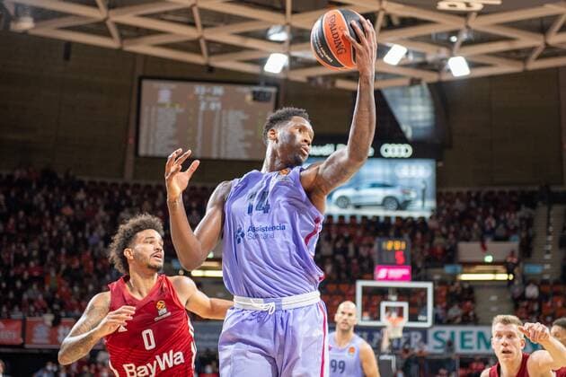 Nick Weiler Babb 0 FC Bayern , Nigel Hayes Davis 14 FC Barcelona , FC Bayern Basketball vs FC Barcelona, EuroLeague, 07 10 2021 Muenchen Bayern Germany Copyright: xkolbert-press UlrichxGamelx