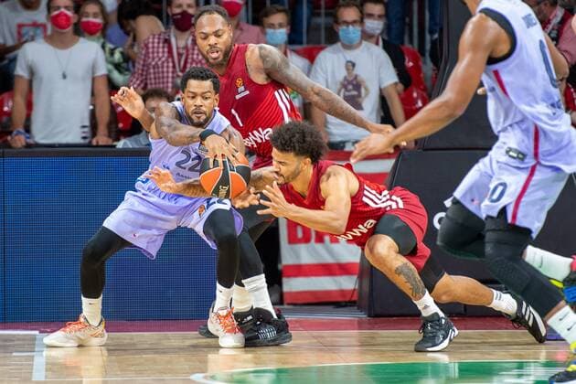 Cory Higgins 22 FC Barcelona , Nick Weiler Babb 0 FC Bayern , FC Bayern Basketball vs FC Barcelona, EuroLeague, 07 10 2021 Muenchen Bayern Germany Copyright: xkolbert-press UlrichxGamelx