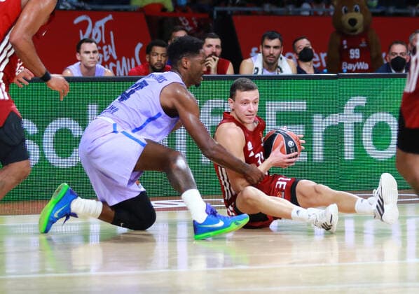 31 Zan Sisko FCBB red vs 14 Nigel Hayes Barcelona Basketball, EuroLeague, FC Bayern Munich vs FC Barcelona Audi Dome, on 07 10 21 PHOTO Mladen Lackovic LakoPress