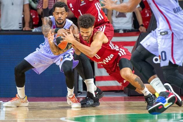 Cory Higgins 22 FC Barcelona , Nick Weiler Babb 0 FC Bayern , FC Bayern Basketball vs FC Barcelona, EuroLeague, 07 10 2021 Muenchen Bayern Germany Copyright: xkolbert-press UlrichxGamelx