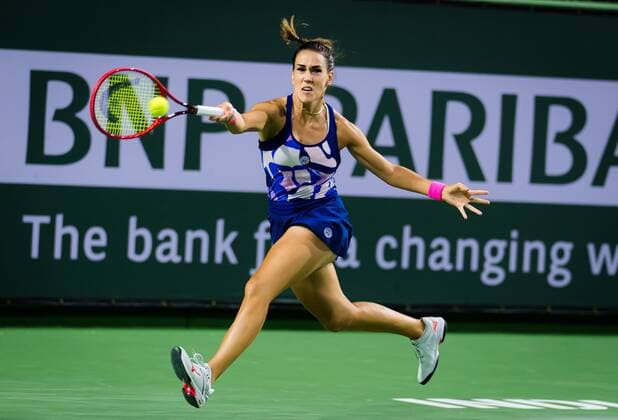 Mandatory Credit: Photo by Rob Prange Shutterstock (12524628dz) Nuria Parrizas-Diaz of Spain in action during the first round of the 2021 BNP Paribas Open WTA, Tennis Damen 1000 tennis tournament BNP Paribas Open, Tennis, Day 2, Indian Wells Tennis Garden, California, USA - 07 Oct 2021 BNP Paribas Open, Tennis, Day 2, Indian Wells Tennis Garden, California, USA - 07 Oct 2021 Copyright: xRobxPrange Shutterstockx 12524628dz