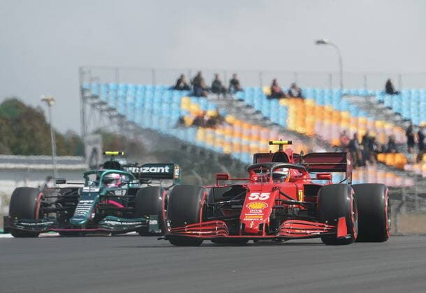 Formula 1 Turkish Grand Prix 2021 08 10 2021, Istanbul Park Circuit, Istanbul, Formula 1 Turkish Grand Prix 2021 ,in picture Carlos Sainz Jr ESP 55 , Scuderia Ferrari Mission Winnow, Sebastian Vettel DEU 5 , Aston Martin Cognizant Formula One Team. nordphotoxGmbHx xBratic nph00250