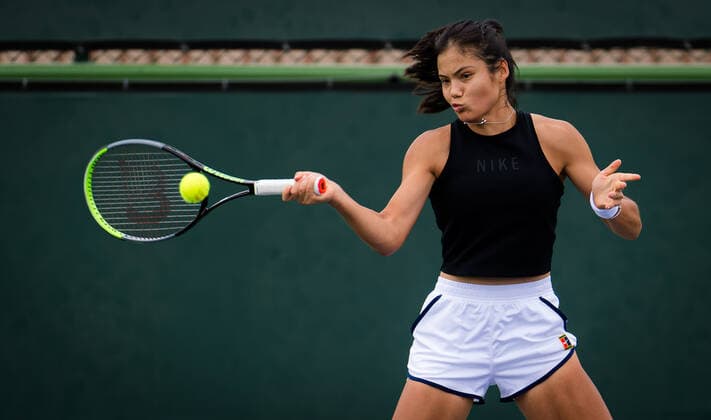 October 7, 2021, INDIAN WELS, UNITED STATES: Emma Raducanu of Great Britain during practice ahead of the 2021 BNP Paribas Open WTA, Tennis Damen 1000 tennis tournament INDIAN WELS UNITED STATES - ZUMAa181 20211007_zaa_a181_138 Copyright: xRobxPrangex
