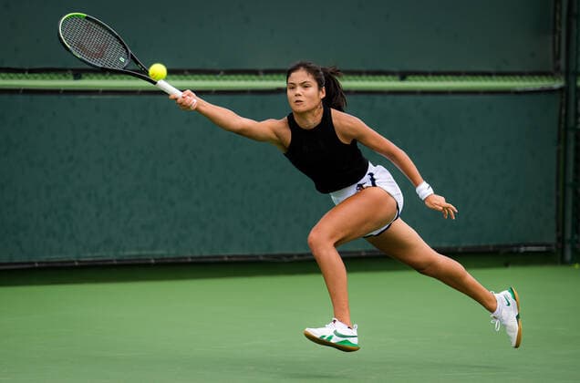 October 7, 2021, INDIAN WELS, UNITED STATES: Emma Raducanu of Great Britain during practice ahead of the 2021 BNP Paribas Open WTA, Tennis Damen 1000 tennis tournament INDIAN WELS UNITED STATES - ZUMAa181 20211007_zaa_a181_150 Copyright: xRobxPrangex