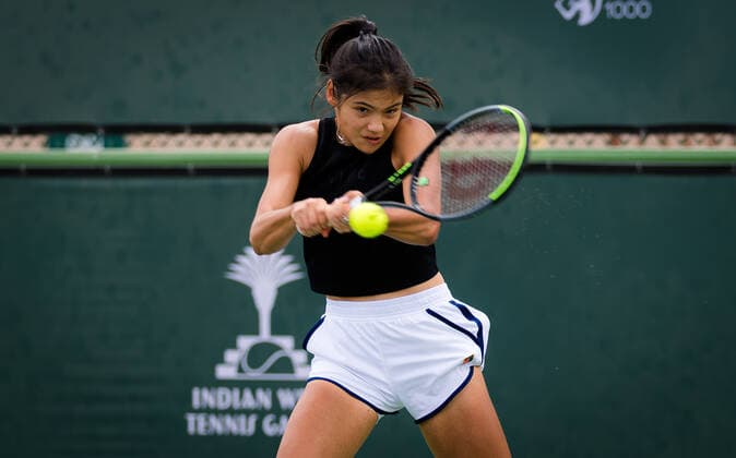 October 7, 2021, INDIAN WELS, UNITED STATES: Emma Raducanu of Great Britain during practice ahead of the 2021 BNP Paribas Open WTA, Tennis Damen 1000 tennis tournament INDIAN WELS UNITED STATES - ZUMAa181 20211007_zaa_a181_157 Copyright: xRobxPrangex