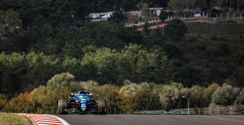 ALONSO Fernando (spa), Alpine F1 A521, action during the Formula 1 Rolex Turkish Grand Prix 2021, 16th round of the 2021 FIA Formula One World Championship, WM, Weltmeisterschaft from October 8 to 10, 2021 on the Istanbul Park, in Tuzla, Turkey - F1 - TURKISH GRAND PRIX 2021 DPPI Panoramic  00121033__F2_9670