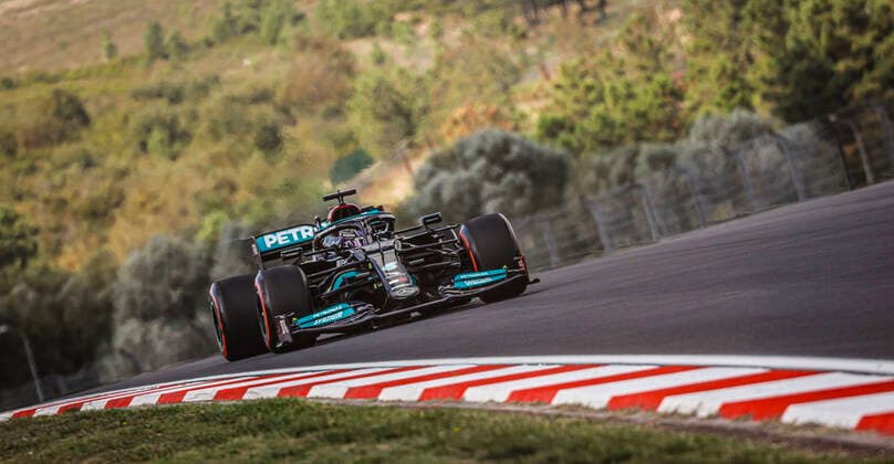 44 HAMILTON Lewis (gbr), Mercedes AMG F1 GP W12 E Performance, action during the Formula 1 Rolex Turkish Grand Prix 2021, 16th round of the 2021 FIA Formula One World Championship, WM, Weltmeisterschaft from October 8 to 10, 2021 on the Istanbul Park, in Tuzla, Turkey - F1 - TURKISH GRAND PRIX 2021 DPPI Panoramic  00121033__F2_9707