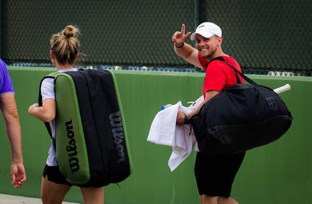 October 7, 2021, INDIAN WELS, UNITED STATES: Simona Haleps Team during practice ahead of the 2021 BNP Paribas Open WTA, Tennis Damen 1000 tennis tournament INDIAN WELS UNITED STATES - ZUMAa181 20211007_zaa_a181_174 Copyright: xRobxPrangex