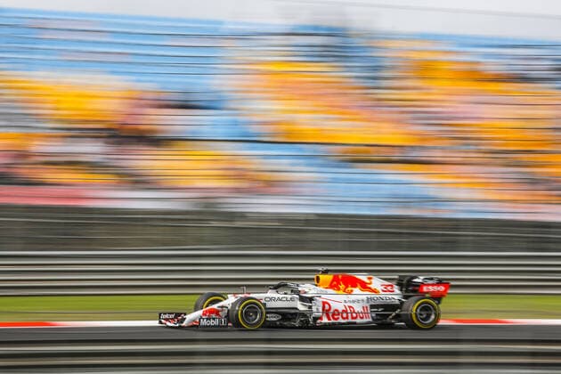 33 VERSTAPPEN Max (nld), Red Bull Racing Honda RB16B, action during the Formula 1 Rolex Turkish Grand Prix 2021, 16th round of the 2021 FIA Formula One World Championship, WM, Weltmeisterschaft from October 8 to 10, 2021 on the Istanbul Park, in Tuzla, Turkey - F1 - TURKISH GRAND PRIX 2021 DPPI Panoramic  _F2_0366