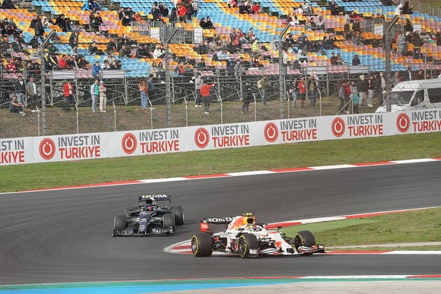 Formula 1 Turkish Grand Prix 2021 08 10 2021, Istanbul Park Circuit, Istanbul, Formula 1 Turkish Grand Prix 2021 ,in picture Sergio Perez MEX 11 , Red Bull Racing Honda, Pierre Gasly FRA 10 , Scuderia AlphaTauri Honda. nordphotoxGmbHx xBratic nph00250