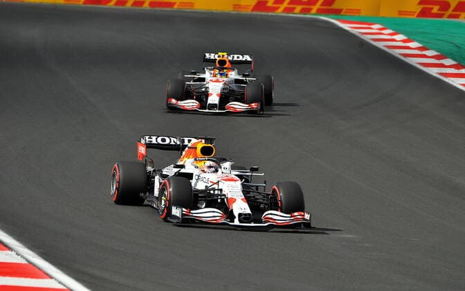 Formula 1 Turkish Grand Prix 2021 08 10 2021, Istanbul Park Circuit, Istanbul, Formula 1 Turkish Grand Prix 2021 ,in picture Max Verstappen NEL 33 , Red Bull Racing Honda, Sergio Perez MEX 11 , Red Bull Racing Honda nordphotoxGmbHx xBratic nph00250