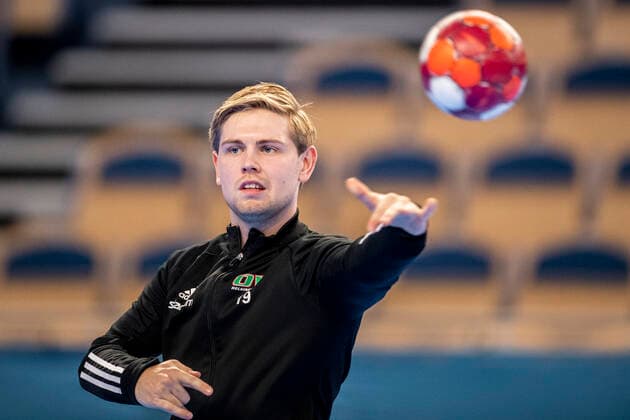 211008 Helsingborgs Linus Eriksson Lilja during the warm-up before the handball match in the mens Allsvenska between OV Helsingborg and Amo on October 8, 2021 in Helsingborg,  Copyright: NICLASxJÖNSSON BB211008NO006