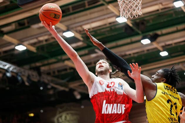 08 10 2021, Basketball, BBL Hauptrunde 2021 2022, 3 Spieltag, s Oliver Wuerzburg EWE Baskets Oldenburg, GER, Wuerzburg, s Oliver Arena Picture from left Craig Moller s Oliver Wuerzburg and Tai Odiase EWE Baskets Oldenburg. Copyright: HMBxMedia xHeikoxBecker