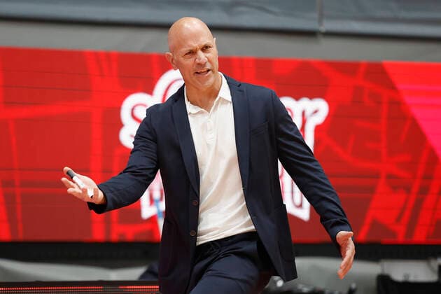 08 10 2021, Basketball, BBL Hauptrunde 2021 2022, 3 Spieltag, s Oliver Wuerzburg EWE Baskets Oldenburg, GER, Wuerzburg, s Oliver Arena Bild v li Headcoach Denis Wucherer s Oliver Wuerzburg Copyright: HMBxMedia xHeikoxBecker
