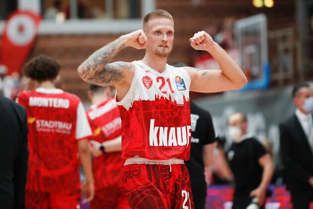 08 10 2021, Basketball, BBL Hauptrunde 2021 2022, 3 Spieltag, s Oliver Wuerzburg EWE Baskets Oldenburg, GER, Wuerzburg, s Oliver Arena Bild v li. Copyright: HMBxMedia xHeikoxBecker