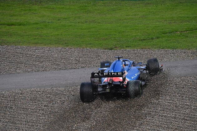 Formula 1 Turkish Grand Prix 2021 09 10 2021, Istanbul Park Circuit, Istanbul, Formula 1 Turkish Grand Prix 2021 ,in the picture Fernando Alonso ESP 14 , Alpine F1 Team rides into the gravel bed nordphotoxGmbHx xBratic nph00250