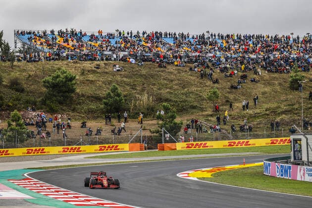 16 LECLERC Charles (mco), Scuderia Ferrari SF21, action during the Formula 1 Rolex Turkish Grand Prix 2021, 16th round of the 2021 FIA Formula One World Championship, WM, Weltmeisterschaft from October 8 to 10, 2021 on the Istanbul Park, in Tuzla, Turkey - F1 - TURKISH GRAND PRIX 2021 DPPI Panoramic  _F2_1065