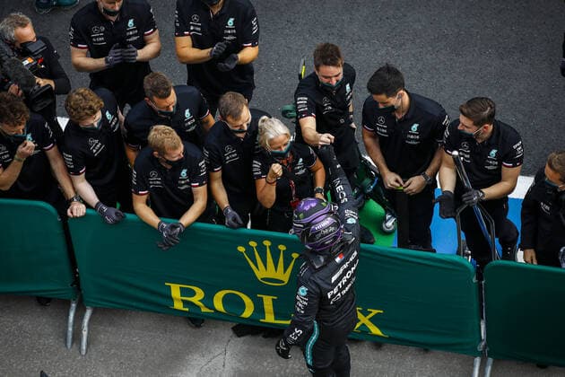 Formula 1, Turkish GP in Istanbul, Hamilton on pole