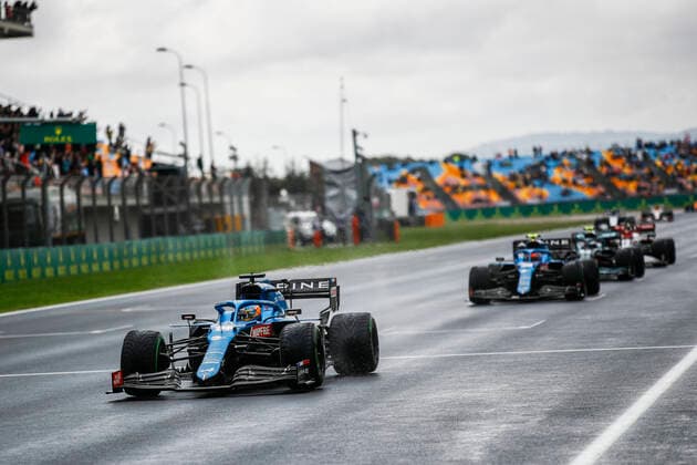 14 ALONSO Fernando (spa), Alpine F1 A521, action during the Formula 1 Rolex Turkish Grand Prix 2021, 16th round of the 2021 FIA Formula One World Championship, WM, Weltmeisterschaft from October 8 to 10, 2021 on the Istanbul Park, in Tuzla, Turkey - F1 - TURKISH GRAND PRIX 2021 DPPI Panoramic  00121033__B3_9127