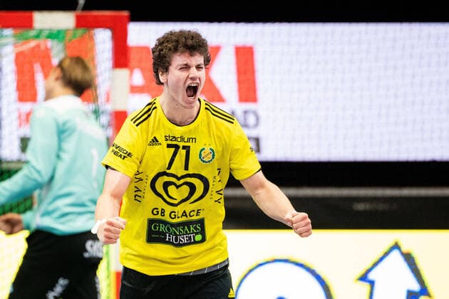 211009 Sävehofs Elias Ellefsen Ã Skipagotu cheers during the handball match in the Handball League between Sävehof and Alingsas on October 9, 2021 in Partille,  Copyright: CARLxSANDIN BB211009CS022