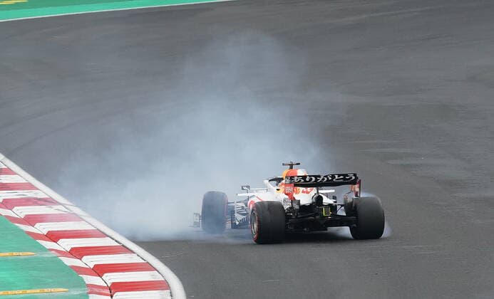 Formula 1 Turkish Grand Prix 2021 09 10 2021, Istanbul Park Circuit, Istanbul, Formula 1 Turkish Grand Prix 2021 ,in the picture Max Verstappen NEL 33 , Red Bull Racing Honda brakes in the first corner. nordphotoxGmbHx xBratic nph00250