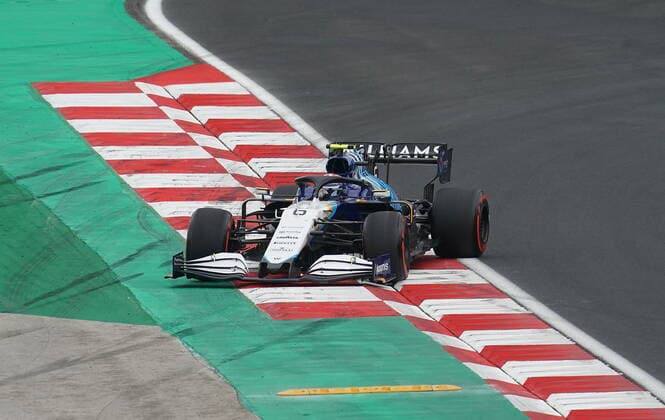 Formula 1 Turkish Grand Prix 2021 09 10 2021, Istanbul Park Circuit, Istanbul, Formula 1 Turkish Grand Prix 2021 ,in the picture Nicholas Latifi CAN 6 , Williams Racing brakes in the first turn nordphotoxGmbHx xBratic nph00250
