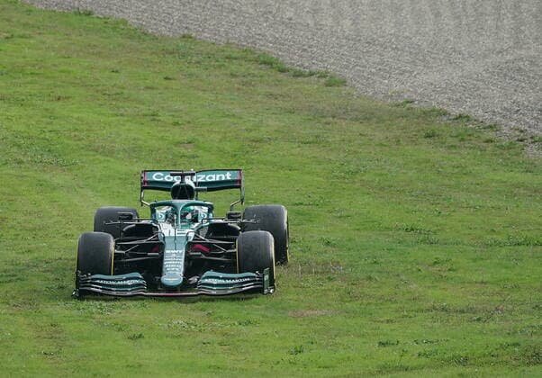 Formula 1 Turkish Grand Prix 2021 09 10 2021, Istanbul Park Circuit, Istanbul, Formula 1 Turkish Grand Prix 2021 ,in the picture Lance Stroll CAN 18 , Aston Martin Cognizant Formula One Team brakes in the first turn nordphotoxGmbHx xBratic nph00250