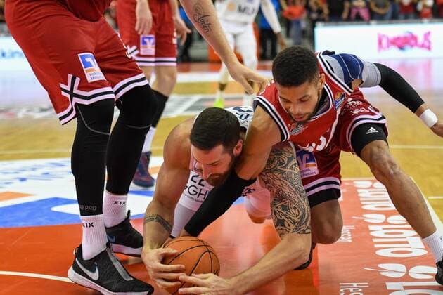 Kendale McCullum, John Bryant, Phillip Heyden 3 Spieltag, Basketball Bundesliga, Basketball Saison 2021 2022, Germany, easyCredit BBL, Germany, Giessen 46ers, giessen red, men, Jobstairs GIESSEN 46ers MLP Academics Heidelberg, men, Heidelberg in white