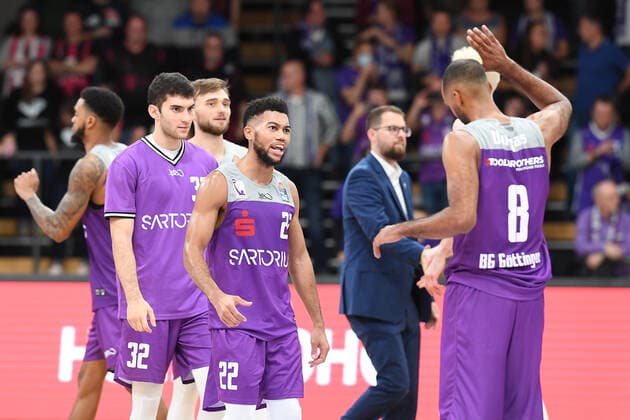 BG Göttingen Telekom Baskets Bonn 09 10 2021, Basketball Bundesliga, 2021 2022 season, 3 match day, BG Göttingen Telekom Baskets Bonn Göttingen players celebrate after the game Göttingen Lower Saxony Germany