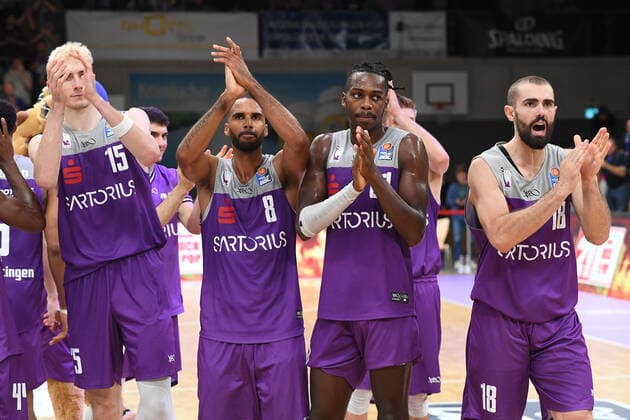 BG Göttingen Telekom Baskets Bonn 09 10 2021, Basketball Bundesliga, 2021 2022 season, 3 match day, BG Göttingen Telekom Baskets Bonn Göttingen players celebrate after the game Göttingen Lower Saxony Germany