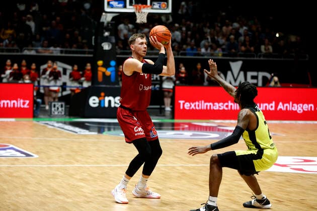 09 10 2021, easyCredit Basketball Bundesliga, BBL, 2021 2022 season, men, Chemnitz Niners Medi Bayreuth Jan Niklas Wimberg, Niners Chemnitz Chemnitz Fair Chemnitz Saxony Germany