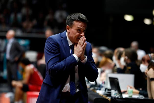 09 10 2021, easyCredit Basketball Bundesliga, BBL, season 2021 2022, men, Chemnitz Niners Medi Bayreuth Raoul Korner Head Coach , Medi Bayreuth Chemnitz Messe Chemnitz Sachsen Germany