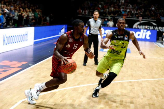 09 10 2021, easyCredit Basketball Bundesliga, BBL, 2021 2022 season, men, Chemnitz Niners Medi Bayreuth Frantz Massenat, Niners Chemnitz Chemnitz Fair Chemnitz Saxony Germany