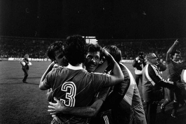 16.10.85 Deutschland - Portugal Deutschland, Stuttgart, 16.10.1985, Fussball, WM Qualifikation, DFB Deutschland - Portugal (0:1): v.l. Fernando Gomes, Augusto Inacio, Antonio Veloso (alle Portugal). *** 16 10 85 Germany Portugal Germany, Stuttgart, 16 10 1985, Football, World Cup Qualification, DFB Germany Portugal 0 1 v l Fernando Gomes, Augusto Inacio, Antonio Veloso all Portugal