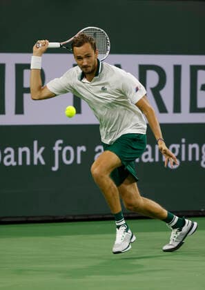 October 09, 2021 Daniil Medvedev of Russia returns a shot against Mackenzie McDonald during the 2021 BNP Paribas Open at Indian Wells Tennis Garden in Indian Wells, California. Mandatory Photo Credit : CSM Indian Wells United States of America - ZUMAc04_ 20211009_zaf_c04_582 Copyright: xCharlesxBausx