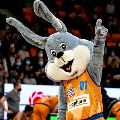 GER, BBL, ratiopharm ulm vs Brose Bamberg 09 10 2021, ratiopharm arena, Neu Ulm, GER, BBL, ratiopharm ulm vs Brose Bamberg, in the picture the Ulm mascot Spass nordphotoxGmbHx xHafner nph00200