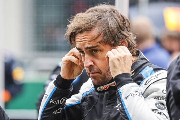 ALONSO Fernando (spa), Alpine F1 A521, portrait during the Formula 1 Rolex Turkish Grand Prix 2021, 16th round of the 2021 FIA Formula One World Championship, WM, Weltmeisterschaft from October 8 to 10, 2021 on the Istanbul Park, in Tuzla, Turkey - F1 - TURKISH GRAND PRIX 2021 - RACE DPPI Panoramic  _F2_1295