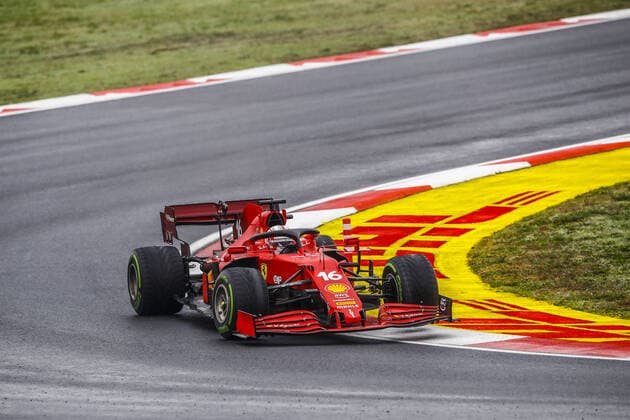 16 LECLERC Charles (mco), Scuderia Ferrari SF21, action during the Formula 1 Rolex Turkish Grand Prix 2021, 16th round of the 2021 FIA Formula One World Championship, WM, Weltmeisterschaft from October 8 to 10, 2021 on the Istanbul Park, in Tuzla, Turkey - F1 - TURKISH GRAND PRIX 2021 - RACE DPPI Panoramic  _B2_0097