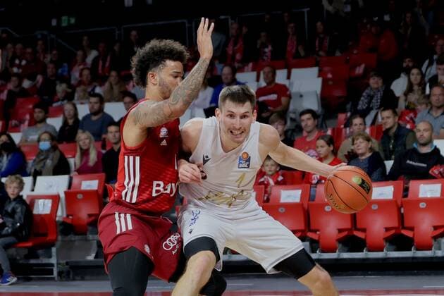 Bayerns 0 Nick WEILER BABB vs Braunschweigs 1 KRAEMER KRÄMER Basketball, FC Bayern Muenchen Loewen Braunschweig, BBL Hauptrunde, 2021 2022 season, on 10 10 2021 in Munich, A U D I D O M E, Germany Source Copyright Credit Oryk HAIST x1DX39884.JPGx