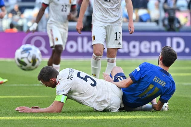 Belgium s Jan Vertonghen and Italian Domenico Berardi pictured in action during a soccer game between Belgian national team, Nationalteam Red Devils and Italy, the Nations League third-place play-off, in Torino, Italy, on Sunday 10 October 2021. DIRKxWAEM  x3110915x