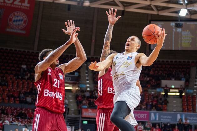 Augustine Rubit 21 FC Bayern , Robin Amaize 21 Loewen Braunschweig , FC Bayern Basketball vs Loewen Braunschweig, easyCredit BBL, 10 10 2021 Muenchen Bayern Germany Copyright: xkolbert-press UlrichxGamelx