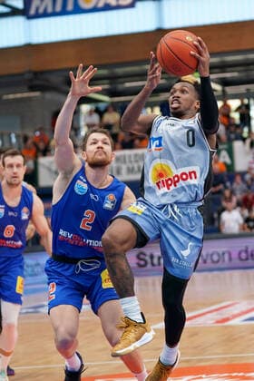 GER, Basketball, Bundesliga, Maenner, 2021 2022, 3 Spieltag, Syntainics MBC HARKO Merlins Crailsheim, 10 10 2021, v l Leon Friederici MBC, 2 , T J Shorts Crailsheim, 0 GER, Basketball, Bundesliga, Maenner, 2021 2022, 3 Spieltag, Syntainics MBC HARKO Merlins Crailsheim, 10 10 2021, Copyright: xSchulz Eibner-Pressefotox ep_eer