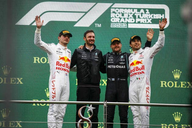 BOTTAS Valtteri (fin), Mercedes AMG F1 GP W12 E Performance, portrait, podium with VERSTAPPEN Max (ned), Red Bull Racing Honda RB16B and PEREZ Sergio (mex), Red Bull Racing Honda RB16B during the Formula 1 Rolex Turkish Grand Prix 2021, 16th round of the 2021 FIA Formula One World Championship, WM, Weltmeisterschaft from October 8 to 10, 2021 on the Istanbul Park, in Tuzla, Turkey - F1 - TURKISH GRAND PRIX 2021 - RACE DPPI Panoramic  _B3_9944